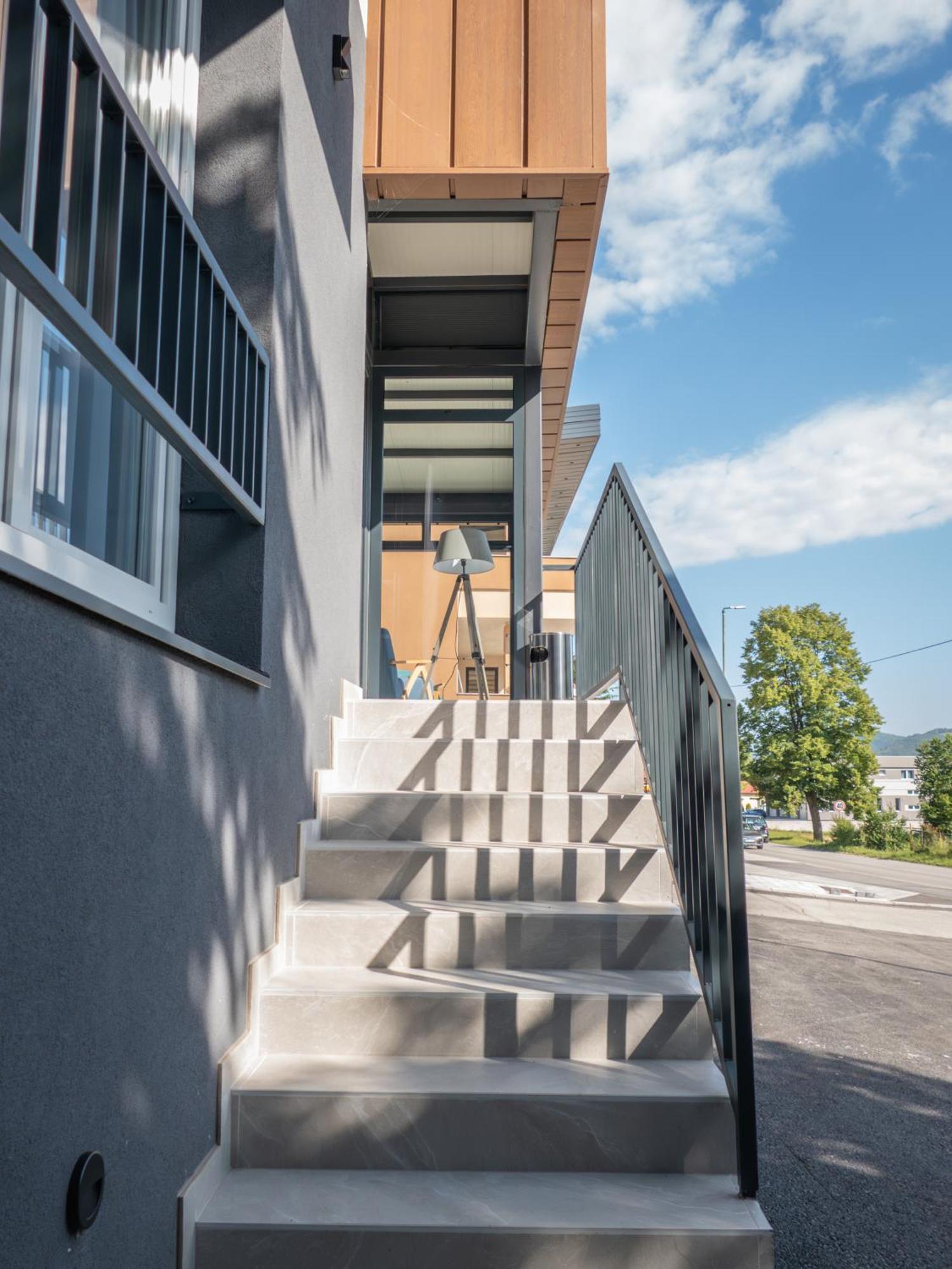 Sunny Corner Apartments Високо Екстериор снимка