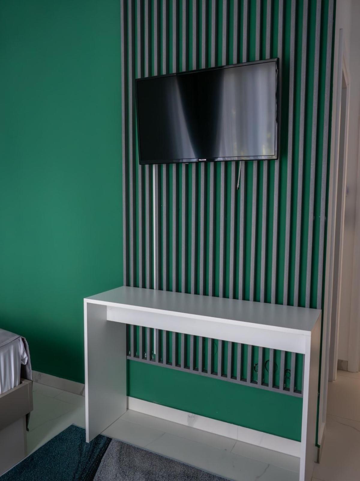 Sunny Corner Apartments Високо Екстериор снимка
