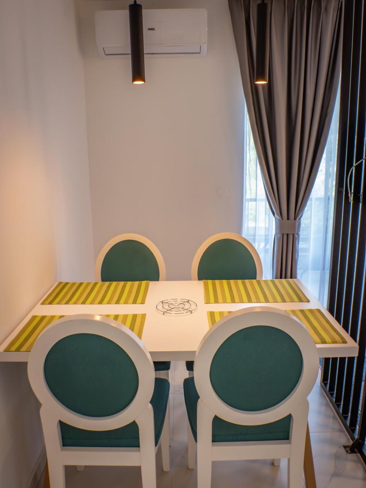 Sunny Corner Apartments Високо Екстериор снимка