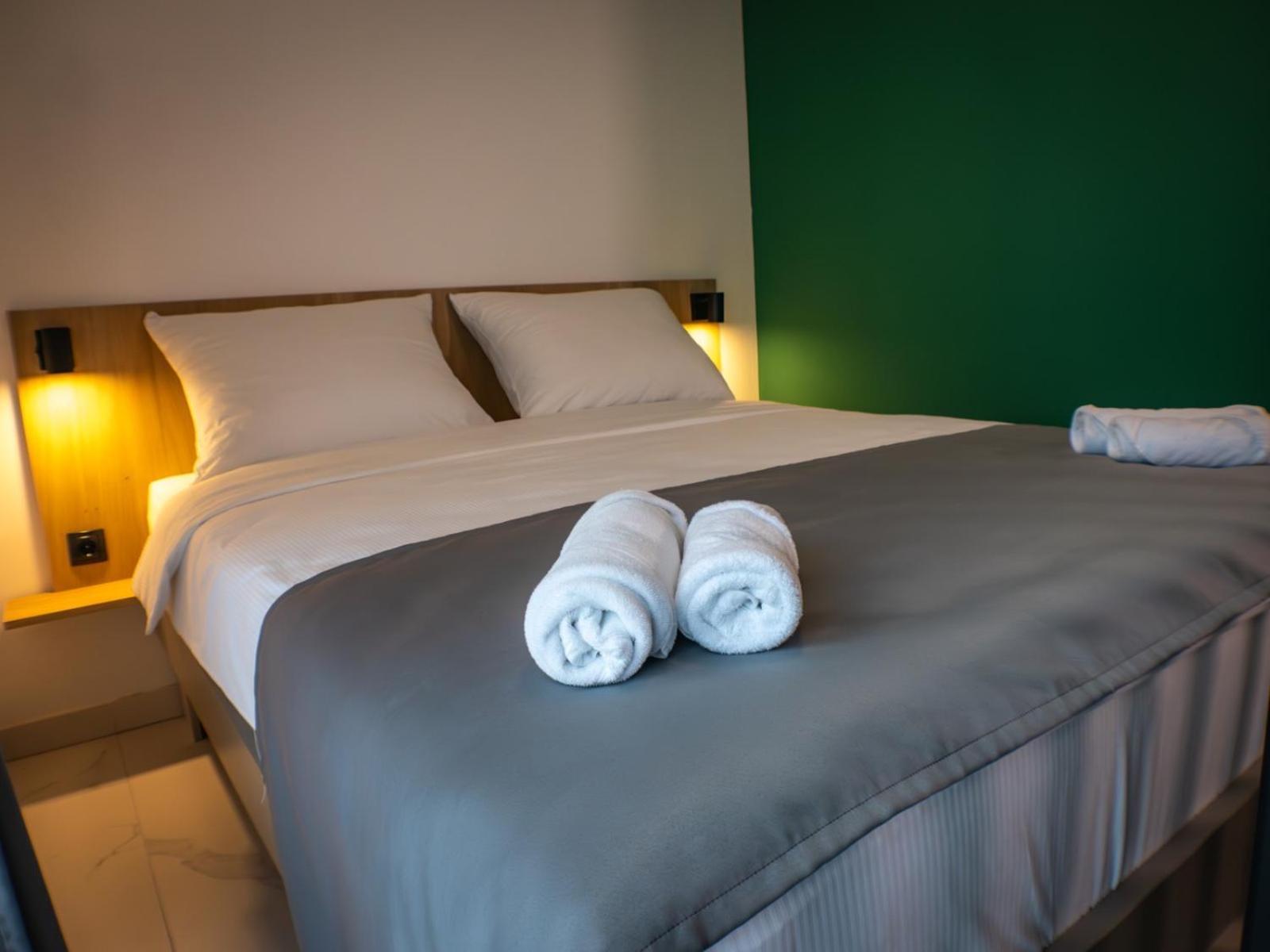 Sunny Corner Apartments Високо Екстериор снимка